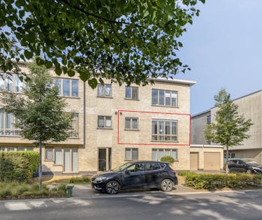 Appartement: 3 slaapkamers en garage te koop in Brasschaat.