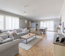Lichtrijk appartement met 3 slaapkamers te koop Brasschaat.