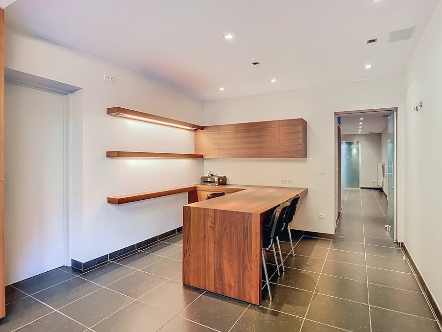Kantoor/praktijk met wachtruimte (+/- 67 m²) 