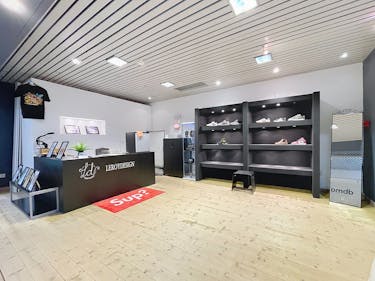 Energiezuinig (A-label) handelspand te huur in Wilrijk