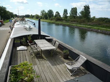 Prachtige woonboot met vaste ligplaats bij natuurgebied Zennegat te Mechelen