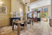 Beautiful mansion with a city garden for sale!