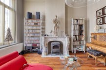 Beautiful mansion with a city garden for sale!