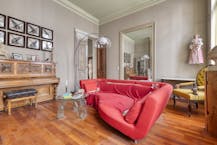 Beautiful mansion with a city garden for sale!