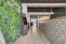 Handelszaak en appartement met 2 kamers te koop Deerlijk