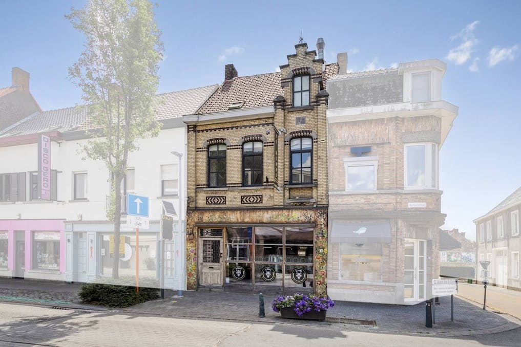 Handelszaak en appartement met 2 kamers te koop Deerlijk