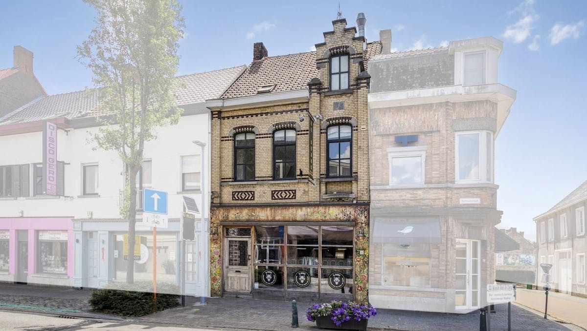 Handelszaak en appartement met 2 kamers te koop Deerlijk
