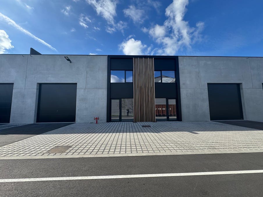 Nieuwbouw KMO-unit van ca. 208 m² op topligging in Oudenburg