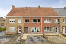 Instapklare woning met 3 slaapkamers, 2 badkamers, zuidgerichte tuin en garage.