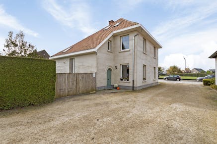 Huis met magazijn te koop Loenhout