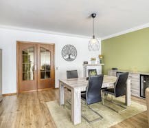 Appartement met 2 slaapkamers en garage te koop in Merksem!