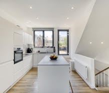 Gerenoveerd duplex met terras nabij Josaphatpark