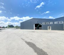 Magazijn van ca. 2.000 m² te huur regio Wielsbeke