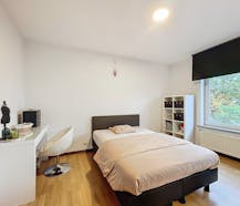 Ruim appartement met 2 kamers te huur in hartje Kortrijk