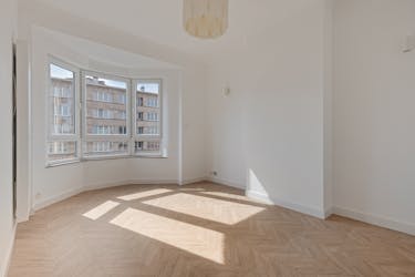 Charming renovated apartment 78m² in the center of Jette