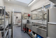 Handelspand met woonst te koop in Kortrijk