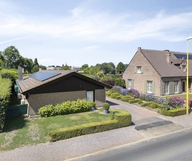 Instapklare en verzorgde bungalow op een terrein van 9are met zwembad te Beigem