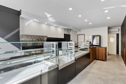 Handelspand met woonst te koop Lauwe