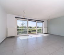 Appartement met 2 slaapkamers en parking te Veurne.
