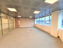 Kantoor (600 m²) in Sluispark te Merelbeke