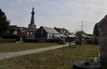 Ruim handelspand met prachtige feestzaal aan molen in Oelegem!