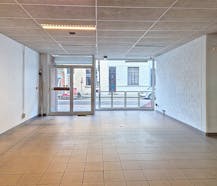 Vlot bereikbaar handelspand (246 m²) te huur Sint-Amandsberg