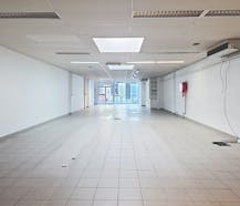 Vlot bereikbaar handelspand (246 m²) te huur Sint-Amandsberg