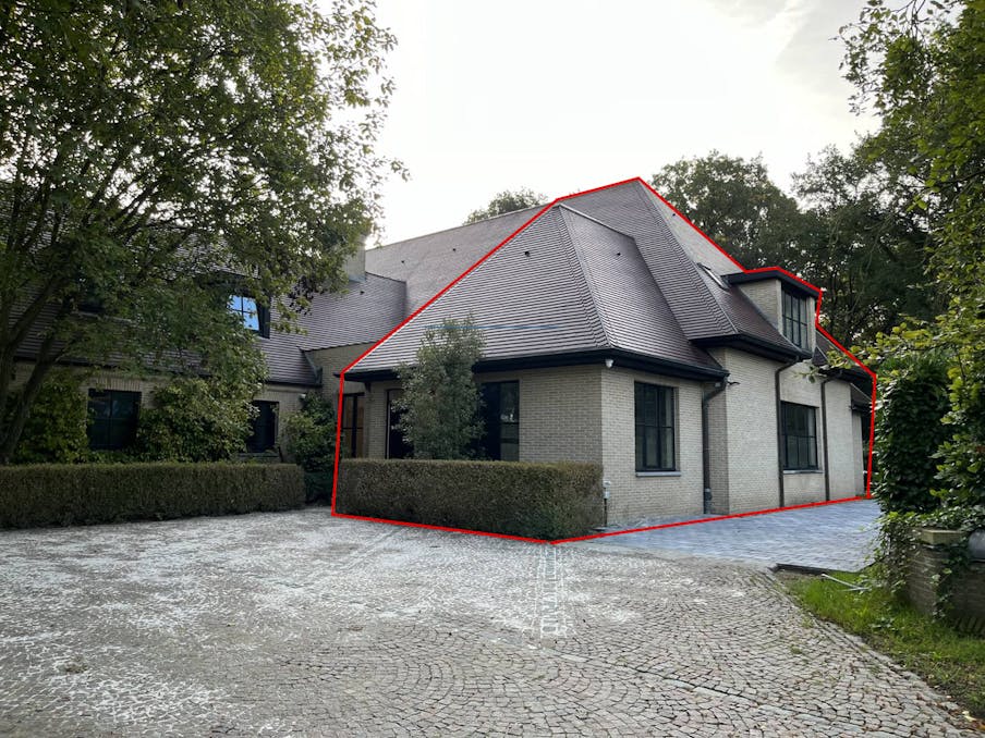Kantoor/praktijk (ca. 100 m²) te huur in Aalter.