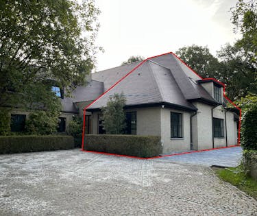 Kantoor/praktijk (ca. 100 m²) te huur in Aalter.