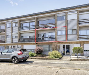 Appartement met 2 slaapkamers en garage te koop in Kapellen!