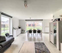 Recente woning met 3 kamers, tuin en garage in Poperinge