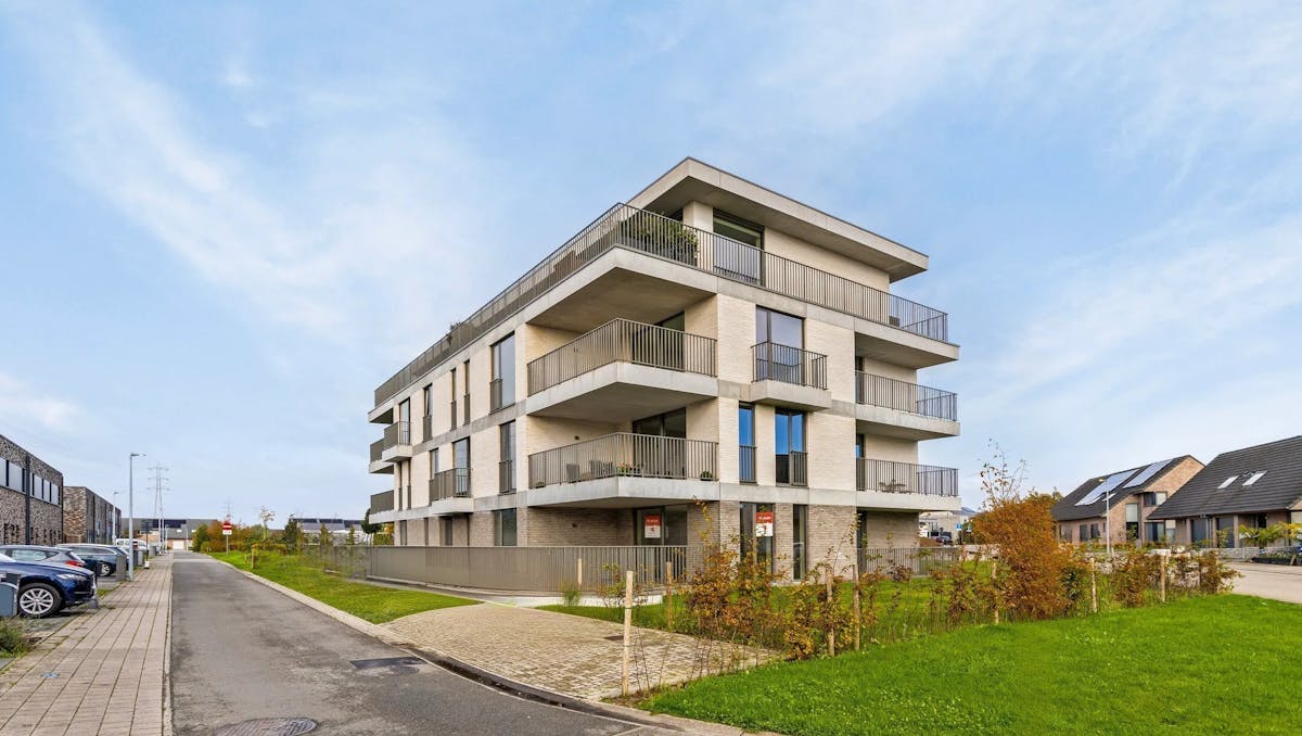 Modern appartement met prachtig terras te koop in Rumbeke