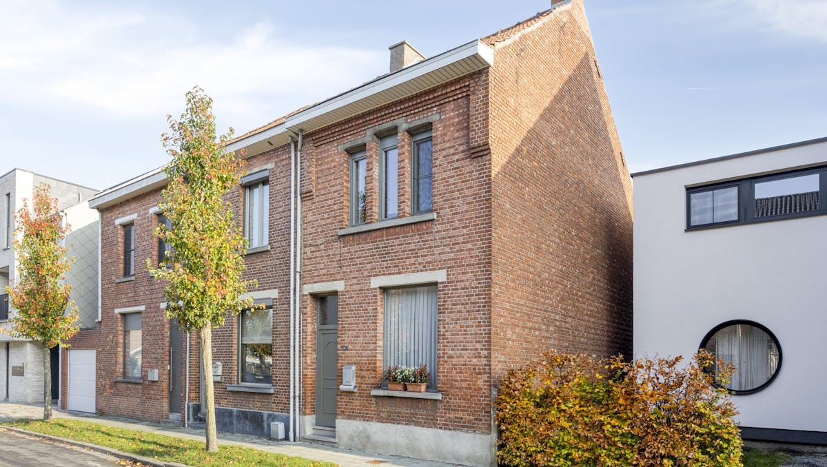 Te renoveren huis met 2 slaapk., zolder en tuin - Rupelmonde
