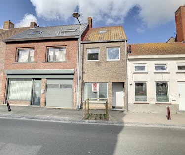Gerenoveerde woning met 2 slaapkamers en terras in Proven