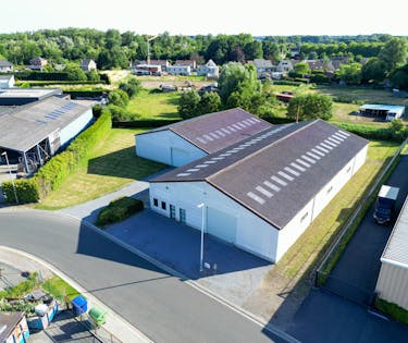 Magazijn (1.300 m²) te koop in Stekene