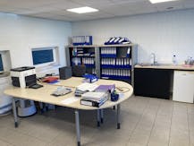 Kantoor (120 m²) te huur bij de R4 te Evergem