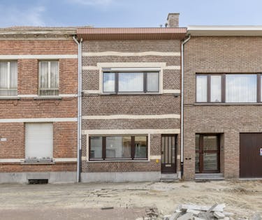 Studentenhuis met 5 vergunde studentenkamers te koop