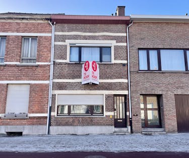 Studentenhuis met 5 vergunde studentenkamers te koop