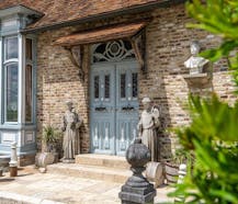 Uniek karaktervol pand met tal van mogelijkheden te Gistel