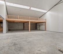 KMO-unit van 728 m² te huur in Kuurne
