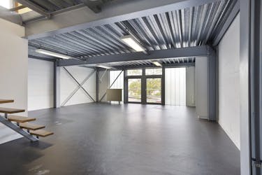 Instapklaar kantoor te koop van ca. 367m² in centrum Torhout