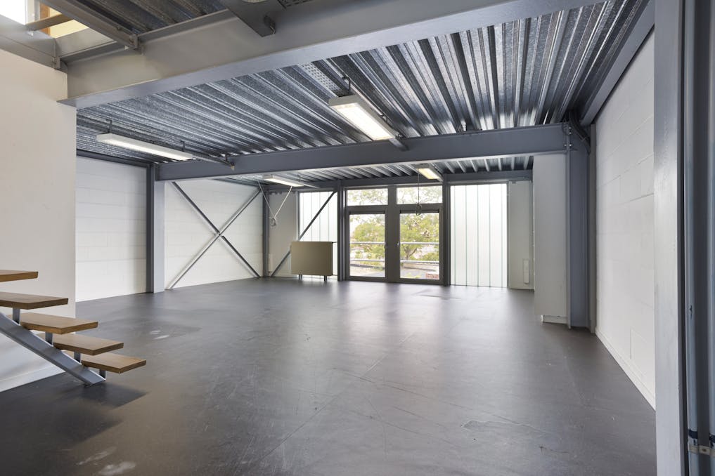 Instapklaar kantoor te koop van ca. 367m² in centrum Torhout