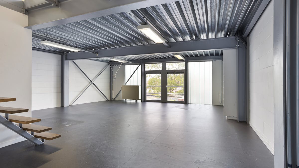 Instapklaar kantoor te koop van ca. 367m² in centrum Torhout