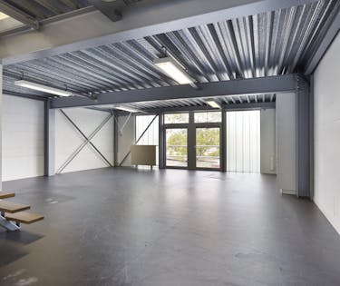 Instapklaar kantoor te koop van ca. 367m² in centrum Torhout