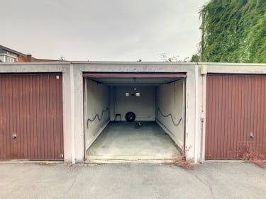 Garage te koop in centrum Roeselare.