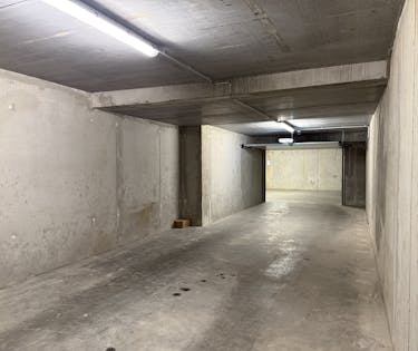 Ruime garagebox te koop in het centrum van Oostende