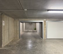 Ruime garagebox te koop in het centrum van Oostende