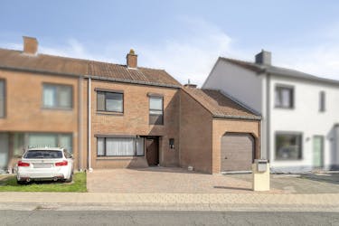 Instapklaar huis te koop op rustige ligging in Waregem