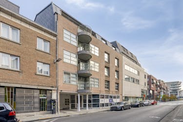 Instapklaar energiezuinig appartement met 3 slaapkamers in hartje Roeselare