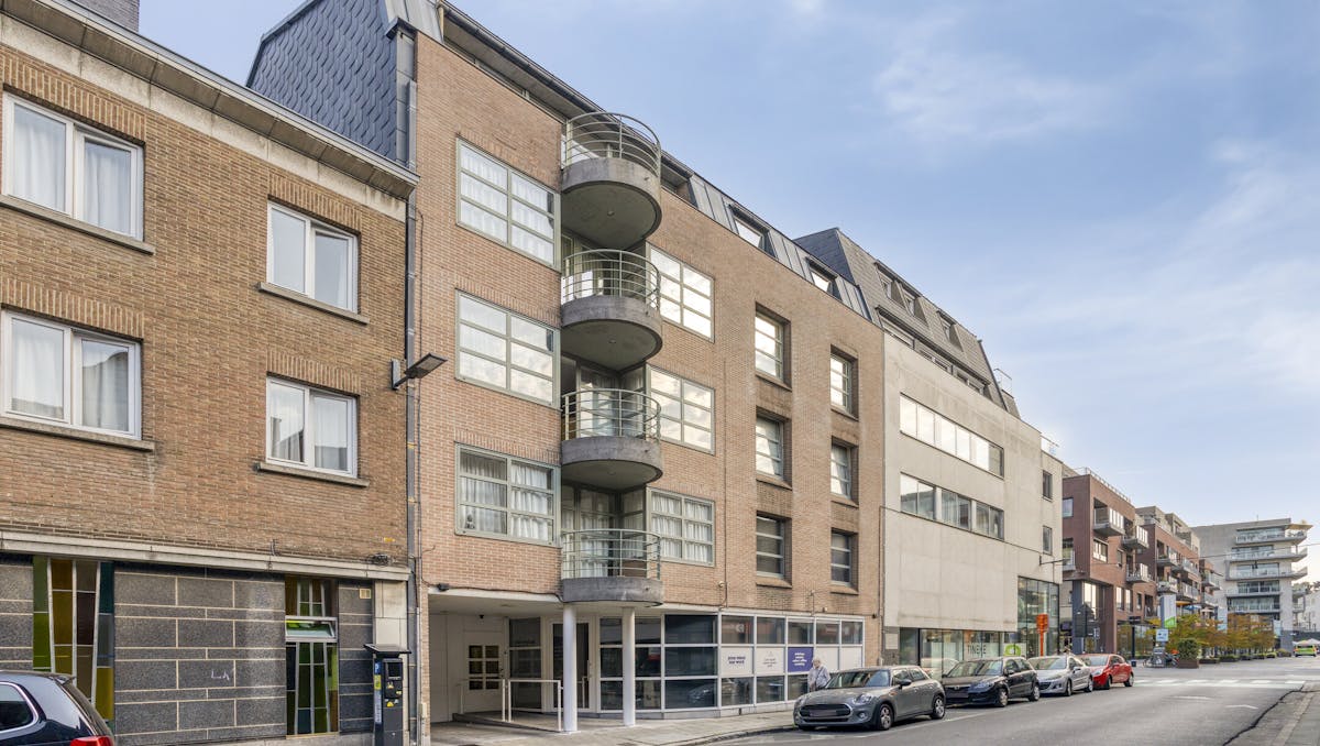 Instapklaar energiezuinig appartement met 3 slaapkamers in hartje Roeselare